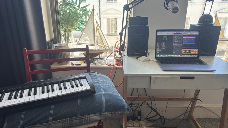 M-Audio BX4 4.5" Powered Studio Monitors