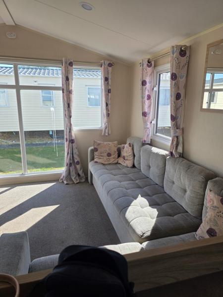 Gold Caravan (Sleeps 6)