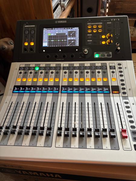 Yamaha TF1 Digital Live Mixing Desk