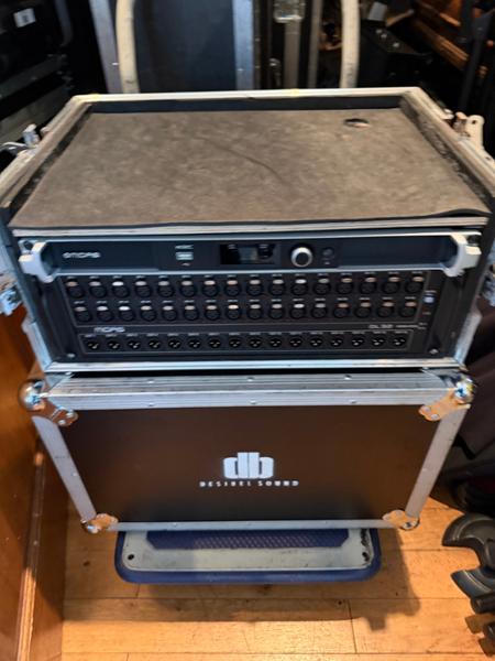 Midas M32C Digital Rack Mixer