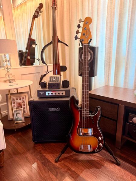 Second Hand 2025 Fender American Vintage II 1960 Presicion Bass 3-Tone Sunburst 029