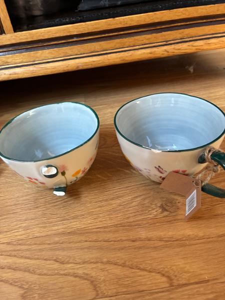 Broken cups on delivery