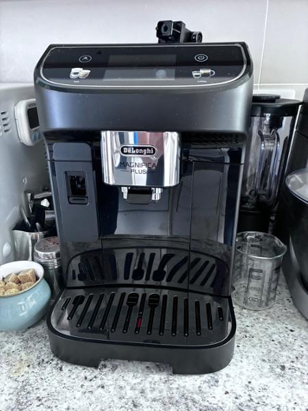 Magnifica Plus Bean to Cup Coffee Machine - Black