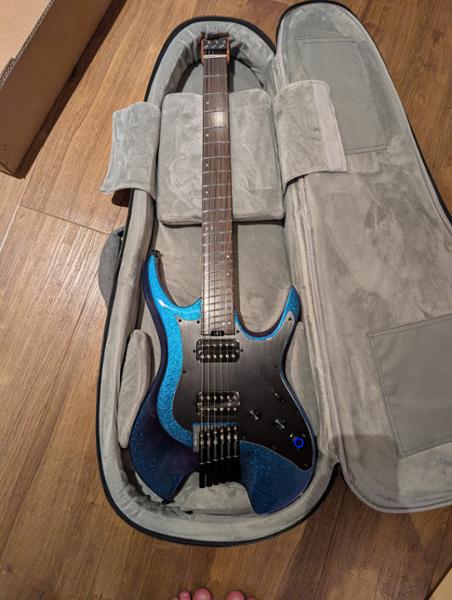 Mooer GTRS W900 Wing Headless Guitar In Aurora Purple Rosewood Board