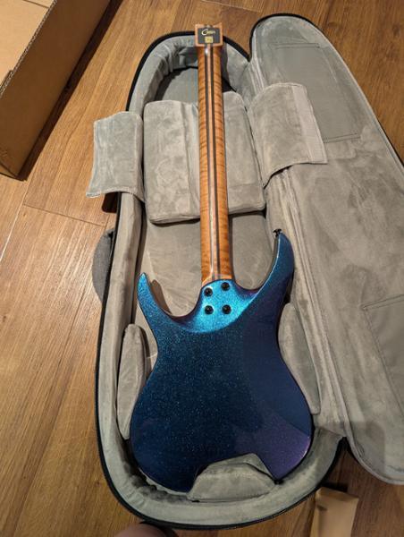 Mooer GTRS W900 Wing Headless Guitar In Aurora Purple Rosewood Board