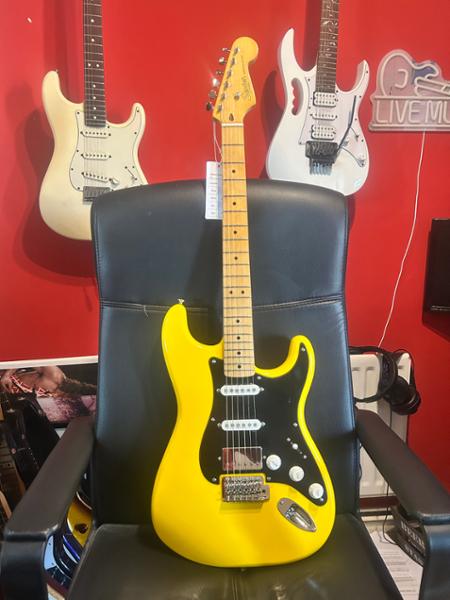 Squier Limited Edition Classic Vibe '50s Stratocaster HSS in Graffiti Yellow