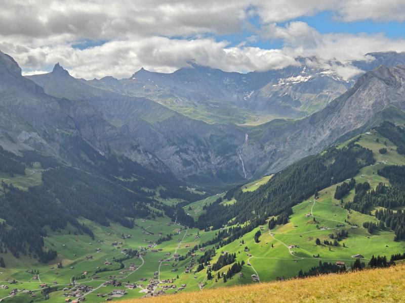 Your holiday: Scenic Swiss Alps - Guided Walking