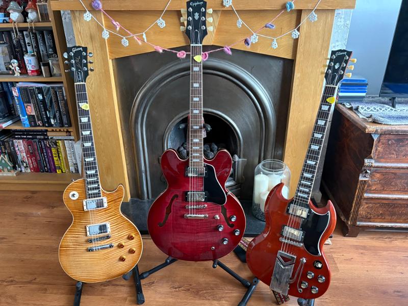 B Stock : Epiphone Inspired by Gibson ES-335 Figured Semi-Hollow Electric Guitar in Raspberry Burst - 002