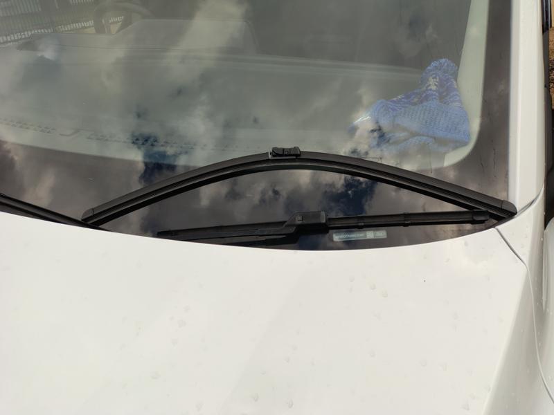 The drivers blade fits perfectly fine but the passenger side blade not
