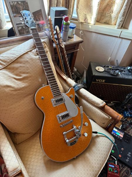 Great guitar, great service. Happy customer