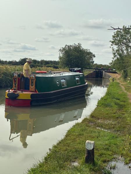 Boating is very relaxing on the south Oxford. Fabulous wild life and plants
