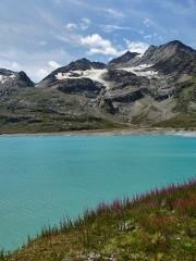 A Breathtaking Journey Through Switzerland
