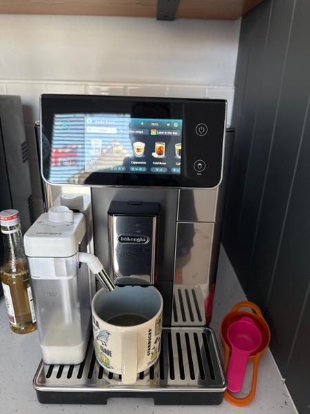 Primadonna aromatic bean to cup coffee machine