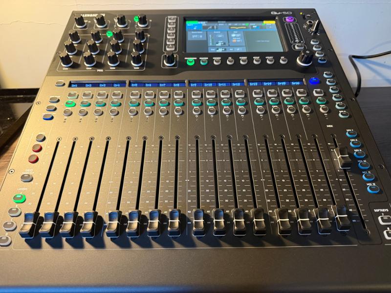 Allen & Heath Qu-5D Dante Digital Mixer