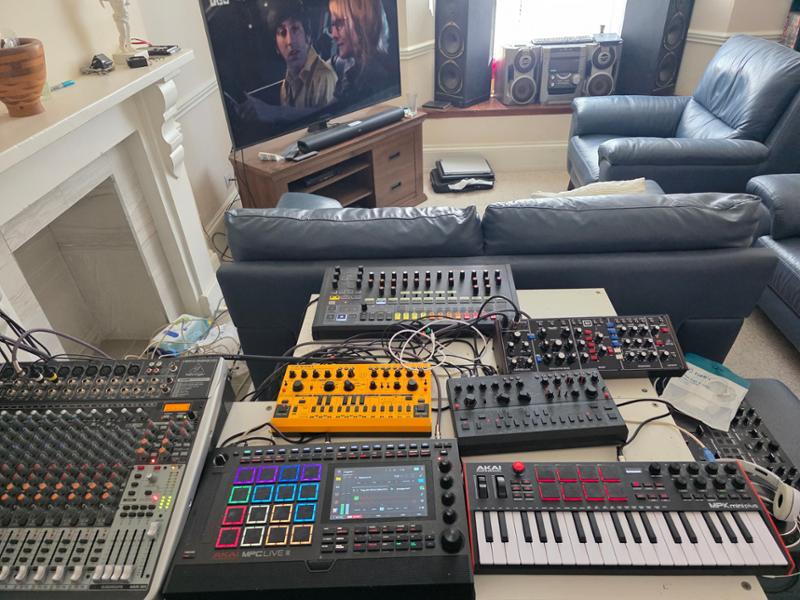 Behringer TD-3-MO-AM Modded Out Analogue Bass Line Synthesizer in Yellow