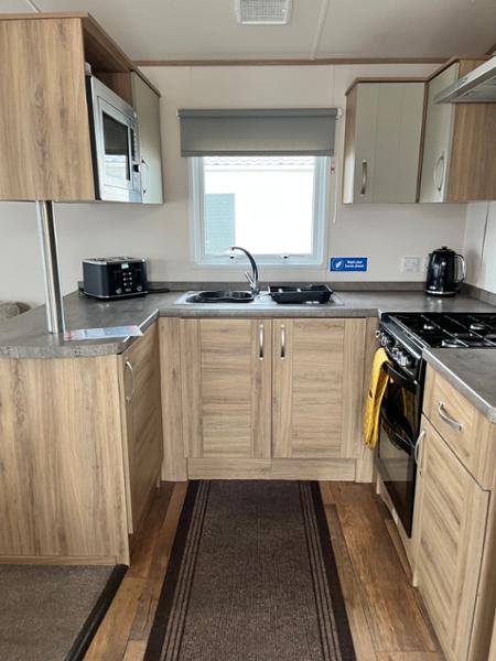 Gold Caravan (Sleeps 6)