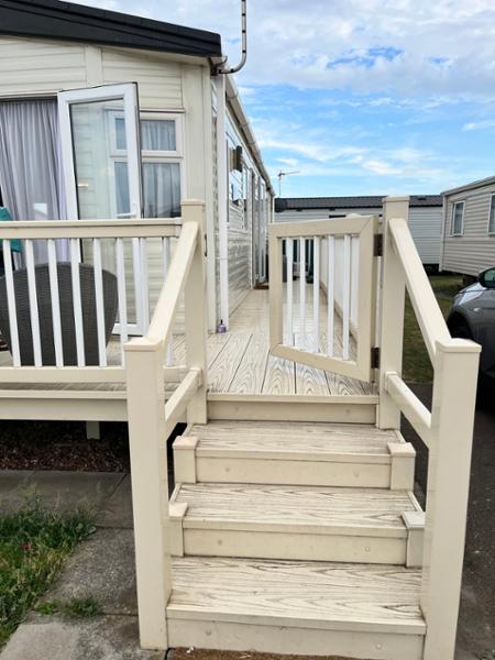Gold Caravan (Sleeps 6)