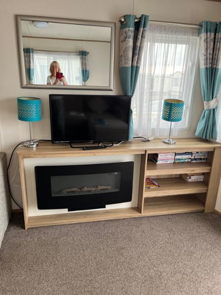 Gold Caravan (Sleeps 6)