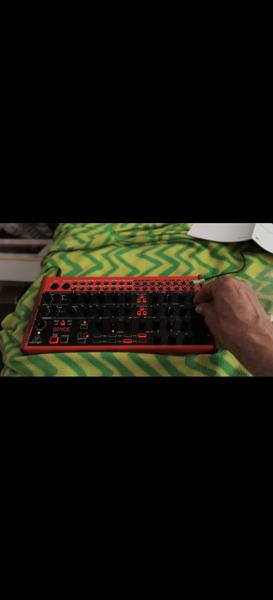 Behringer SPICE Analog Semi-Modular Polyrhythmic Synthesizer