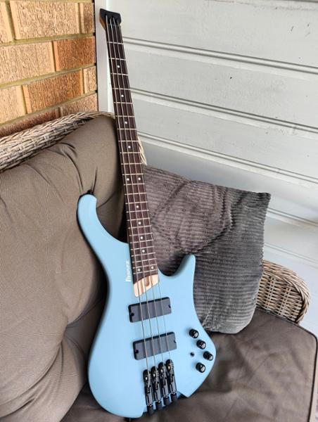 B Stock : Ibanez EHB600-PRM EHB Series Bass Guitar in Purist Blue Matte - 001