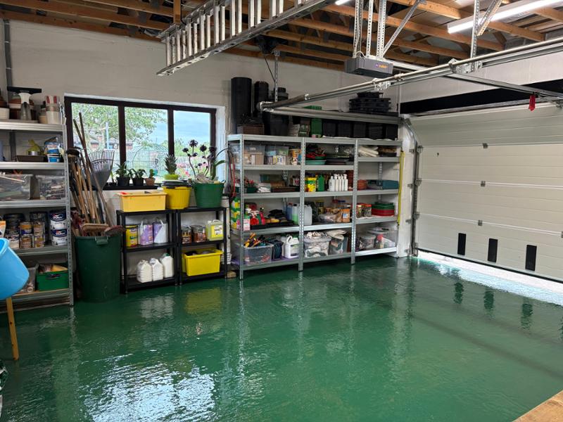 Garage floor sorted !