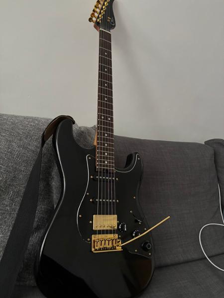 Mooer GTRS S900 Standard Intelligent Guitar In Pearl Black Rosewood Board