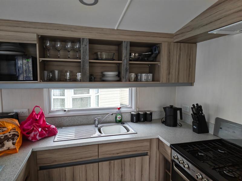 Gold Caravan (Sleeps 6)