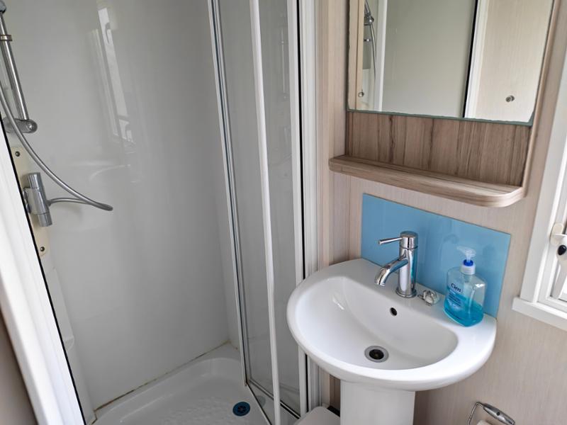 Gold Caravan (Sleeps 6)