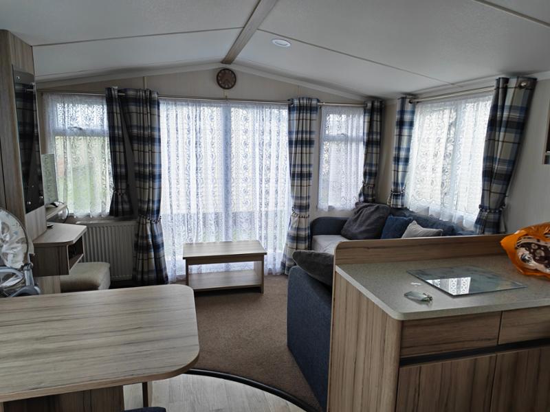 Gold Caravan (Sleeps 6)