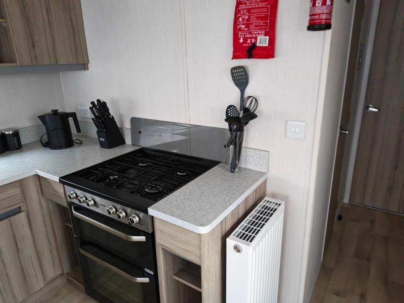 Gold Caravan (Sleeps 6)