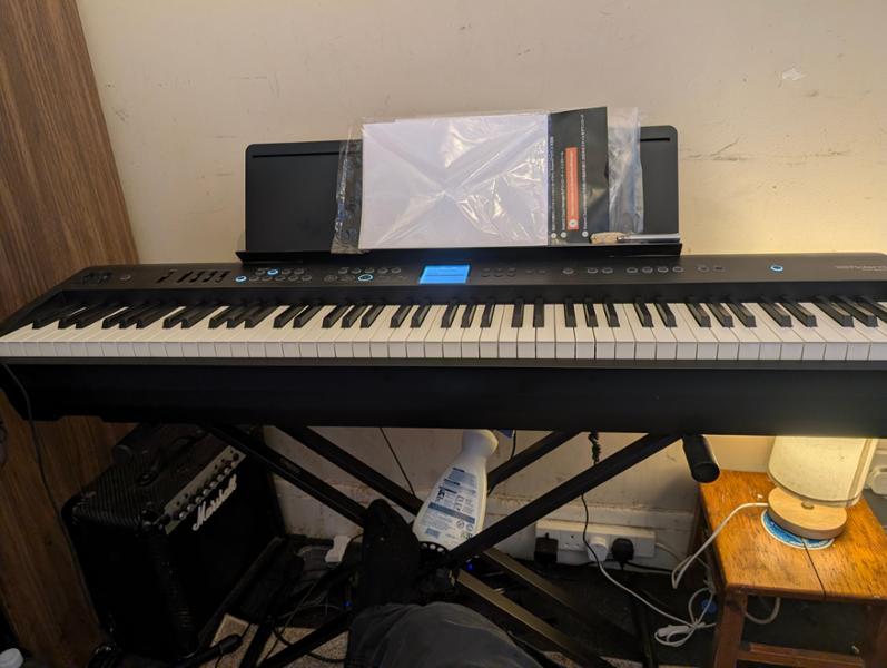 Roland FP-E50 Digital Portable Piano in Black