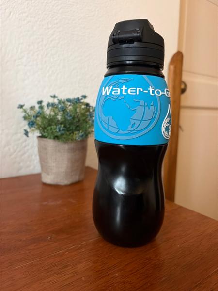 75cl Classic Bottle In Black With A Blue Band