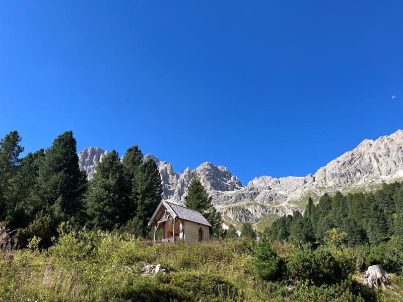 Walking in the Dolomites - Campitello