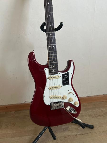 Fender Player II Stratocaster Rosewood Fingerboard Transparent Cherry Burst