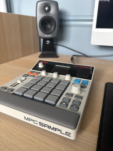 Akai MPC Sample Synth Workstation & Sampler