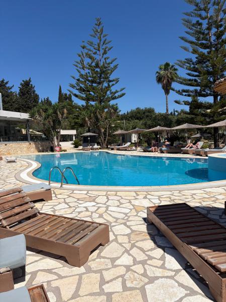 Mikros Paradisos Hotel in Syvota