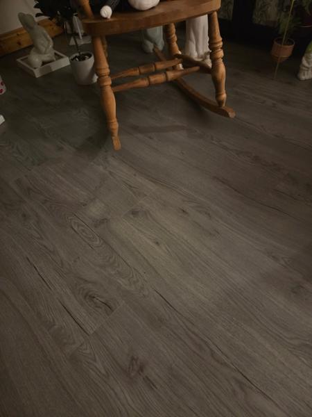 EGGER Grey Avery Oak 7mm