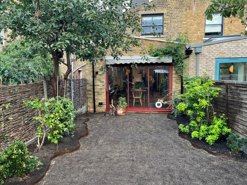 2 x Blended Topsoil £68 per bulk bag - British Standard BS3882:2015 Top Soil suitable for growing vegetables, flower beds and laying Turf or lawn seed