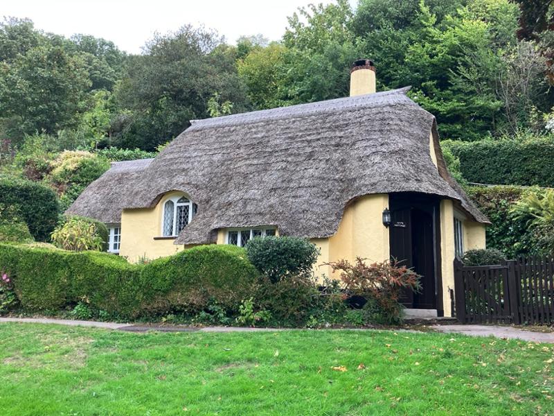 Quiet, cottage in the heart of the NT estate. Chance to enjoy the locality