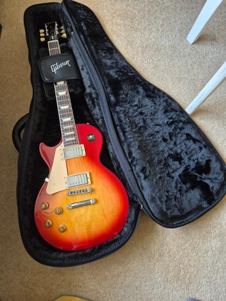 Gibson Les Paul Studio Electric Guitar in Cherry Sunburst Left Handed