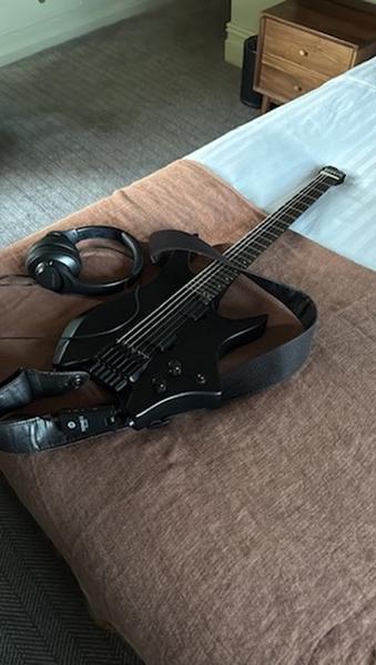 B Stock : HILS NEXT HN3 Headless Electric Guitar in Satin Black - 013