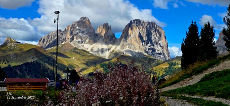 Walking in the Dolomites - Campitello