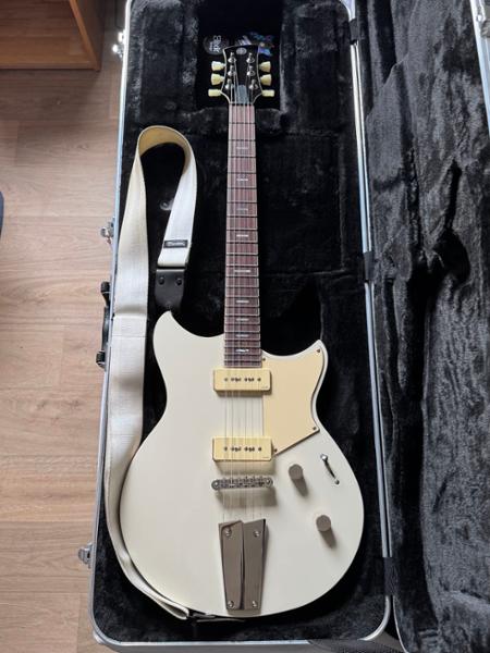 Yamaha Revstar Standard RSS02T Electric Guitar in Vintage White