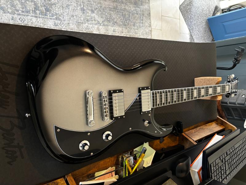Dunable Gnarwhal DE Electric Guitar in Silverburst