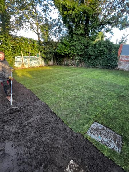 Lawn Turf from £2.89 per 1m2 - Garden Turf - Fresh Lawn Turf Rolls - Buy 10 - 1700+ Online