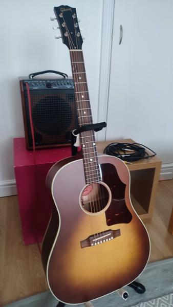 Gibson J-45 50s Faded Electro Acoustic Guitar in Faded Sunburst