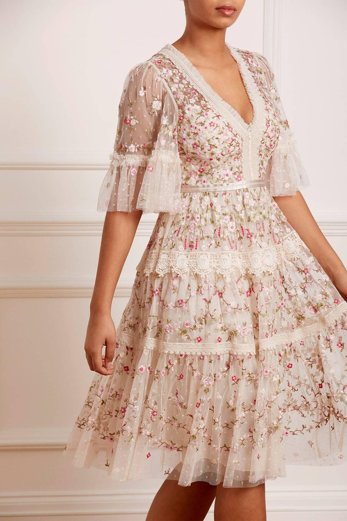 Avaliaes de Needle and Thread Araminta Lace Midi Dress Champagne - Size  16 | Avaliaes de Needle & Thread | Feefo
